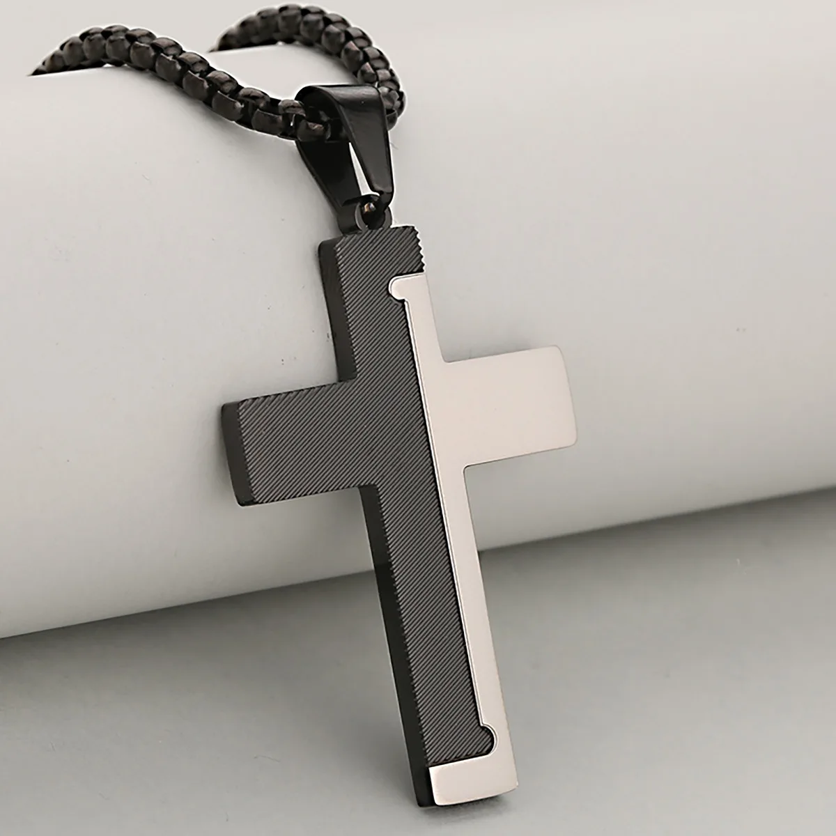 Fashion Two-Tone Brushed Polished Stainless Steel Cross 3D Pattern Pendant Necklace for Women and Men, Trendy Couple Necklace