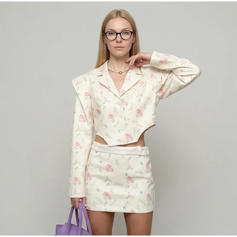 Blossom Field Structured Two-Piece. S201df3b2a1874f6da5b645251f01c14ag