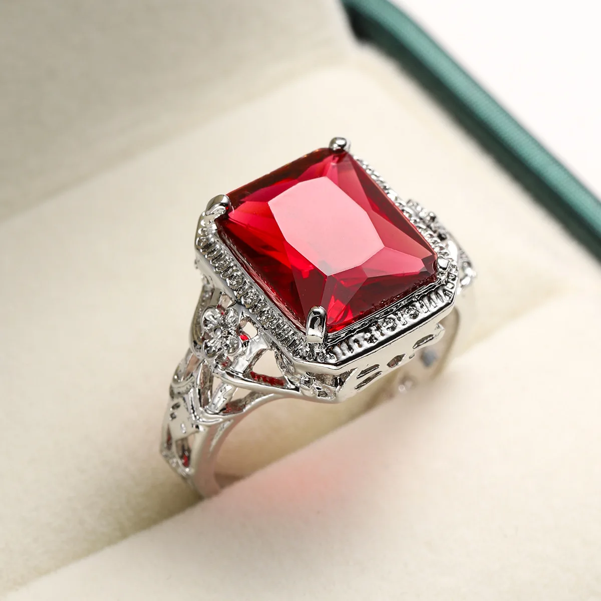 Hollowing Out Carving Flowers Wedding Rings For Women Silver Color Bridal Engagement Ring Red Square Ruby Elegant Luxury Bijoux