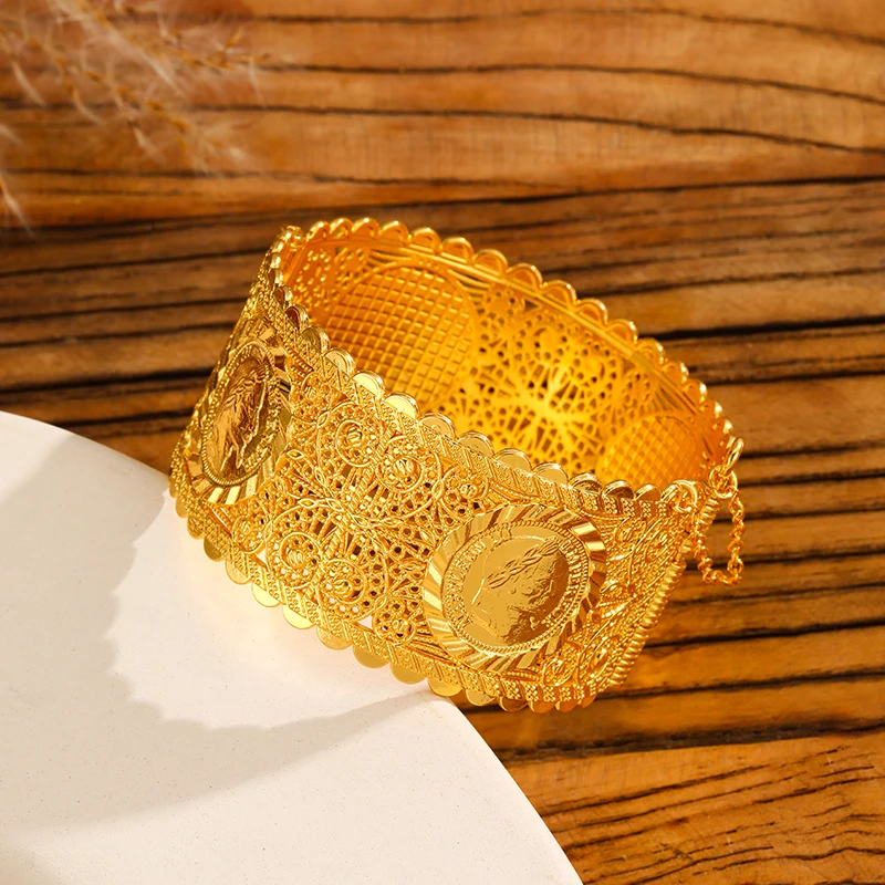 Vintage Coin Pattern Cuff Brac - огляд і ціна Vintage Collectible Coins