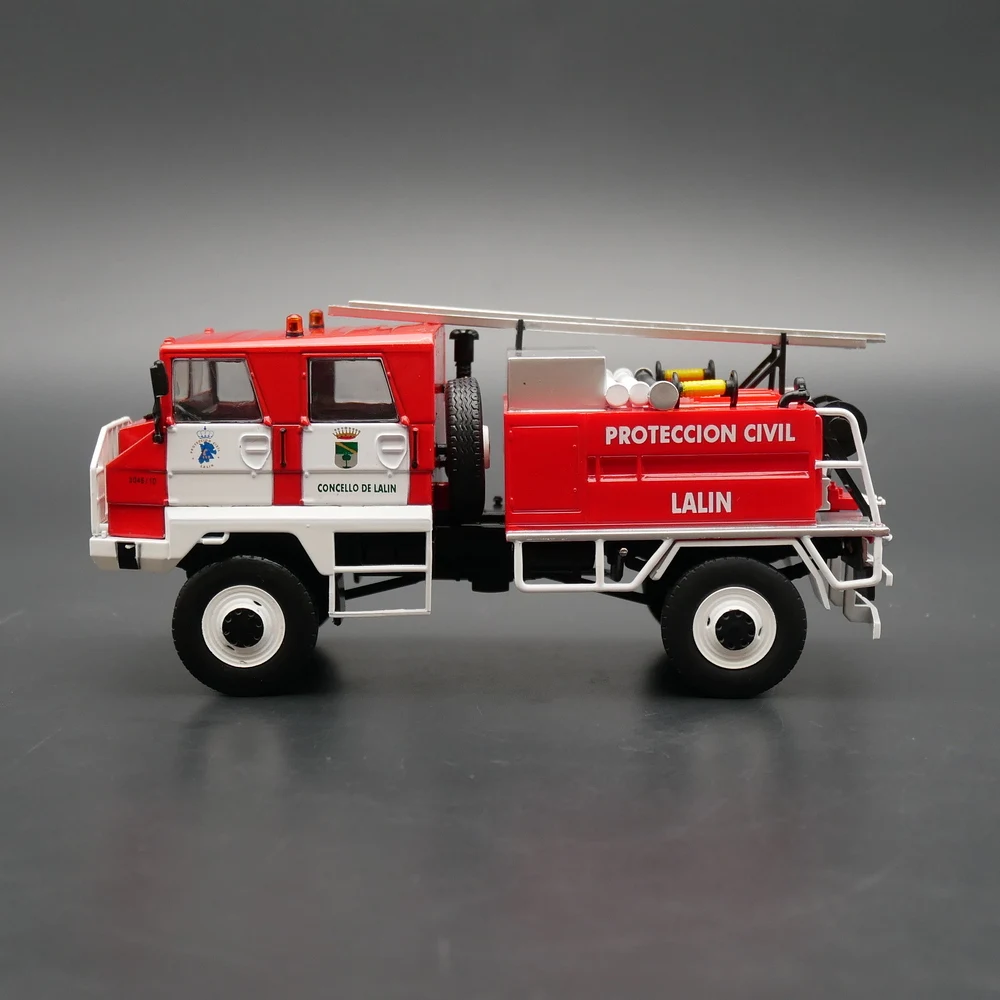 Diecast Ixo 1:43 escala Pegaso 3046 Picasso motor de bomberos francés coche en miniatura de aleación juguete de Metal modelo de coche juguete coleccionable regalo recuerdo