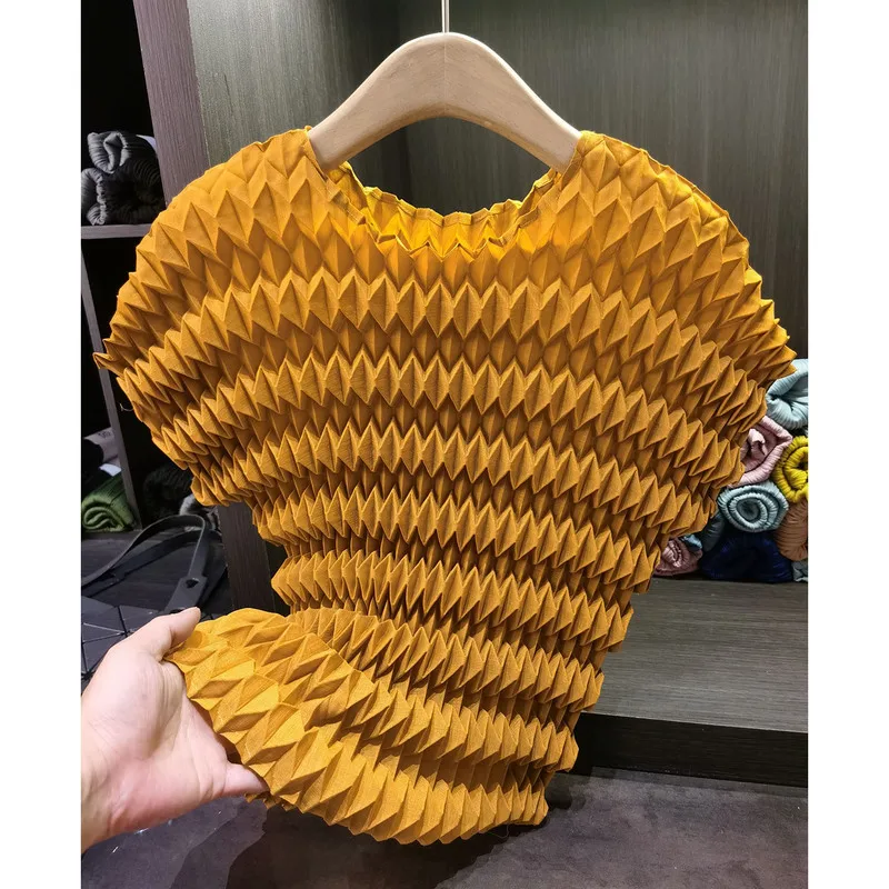 Fashion Wave Pattern Pleated Short Sleeve T-Shirt for Women 3D Geometric Texture Miyake Stretch Designer Night Club Tops