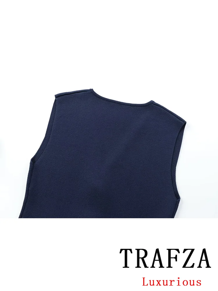 TRAFZA Vintage Casual Chic Women Tops Solid Golden Buttons V-Neck Sleeveless Short Vest New Fashion 2024 V Neck Tops