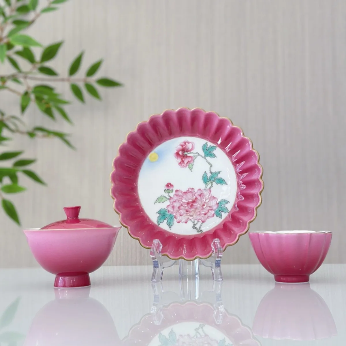 Pastel rouge red inner painted hibiscus flower ercai cover bowl Jingdezhen tea set hand painted