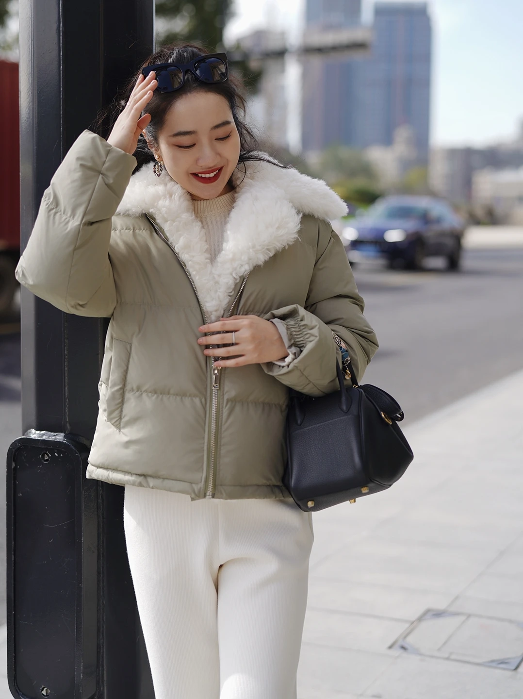 

ort CALIGAL Snow Lamb Fur Jaet down Coat Memory Fabric Pure Color Commute Sle Zipper Closure Thiened Polyester Fiber