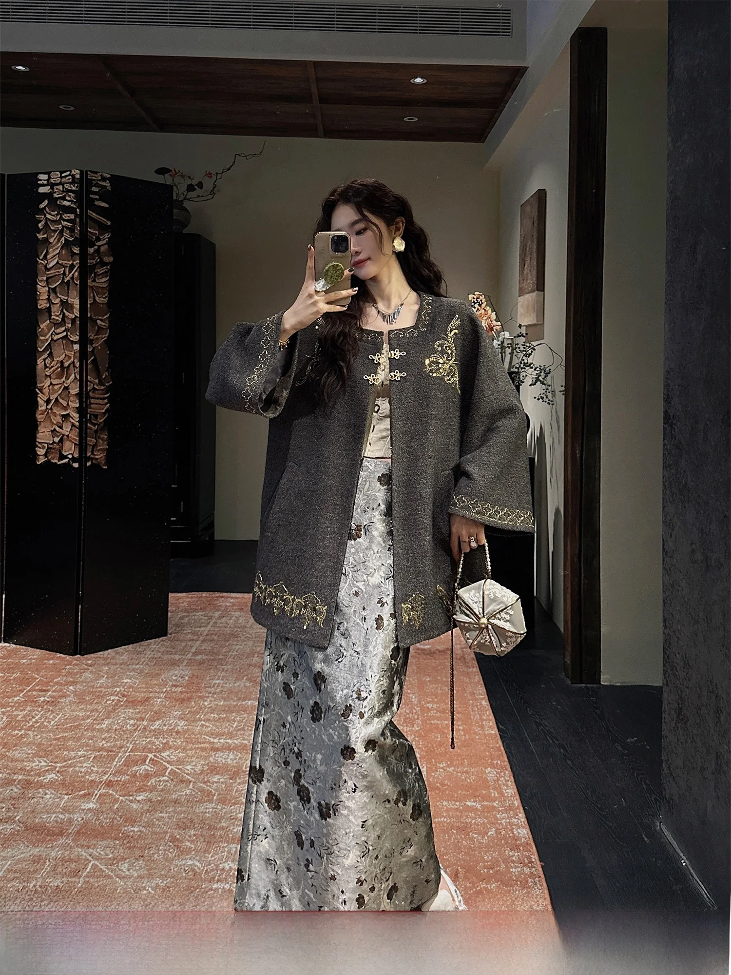 

Осенняя длинная юбка-футляр с цветочным узором, новинка 2025 года, из ткани с тканым гобеленовым узором Song Jin, винтажный дизайн с цветочным орнаментом.