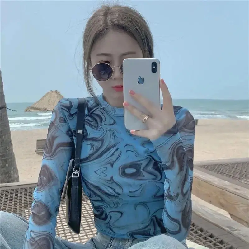 2024 New Tie Dyed Long Sleeved T-shirt Women's Thin Summer Slim Fit Short High Waist Sunscreen Top with Underlay Female Clothes