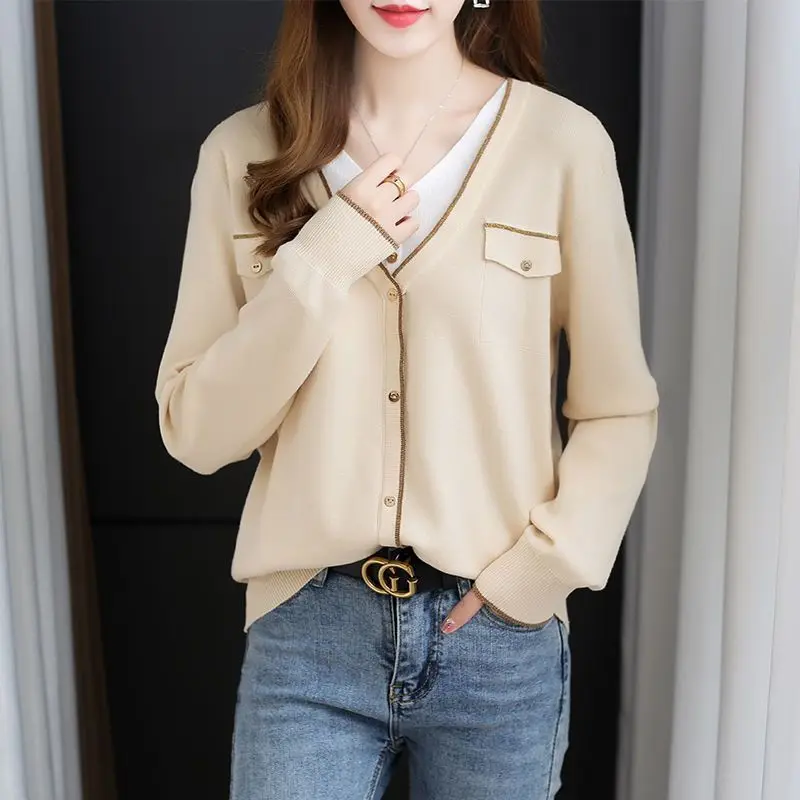 

Stylish Solid Color Knitted T-shirt Button Female Clothing Korean Spring Autumn Fake Two Pieces Spliced Casual V-Neck Pullovers