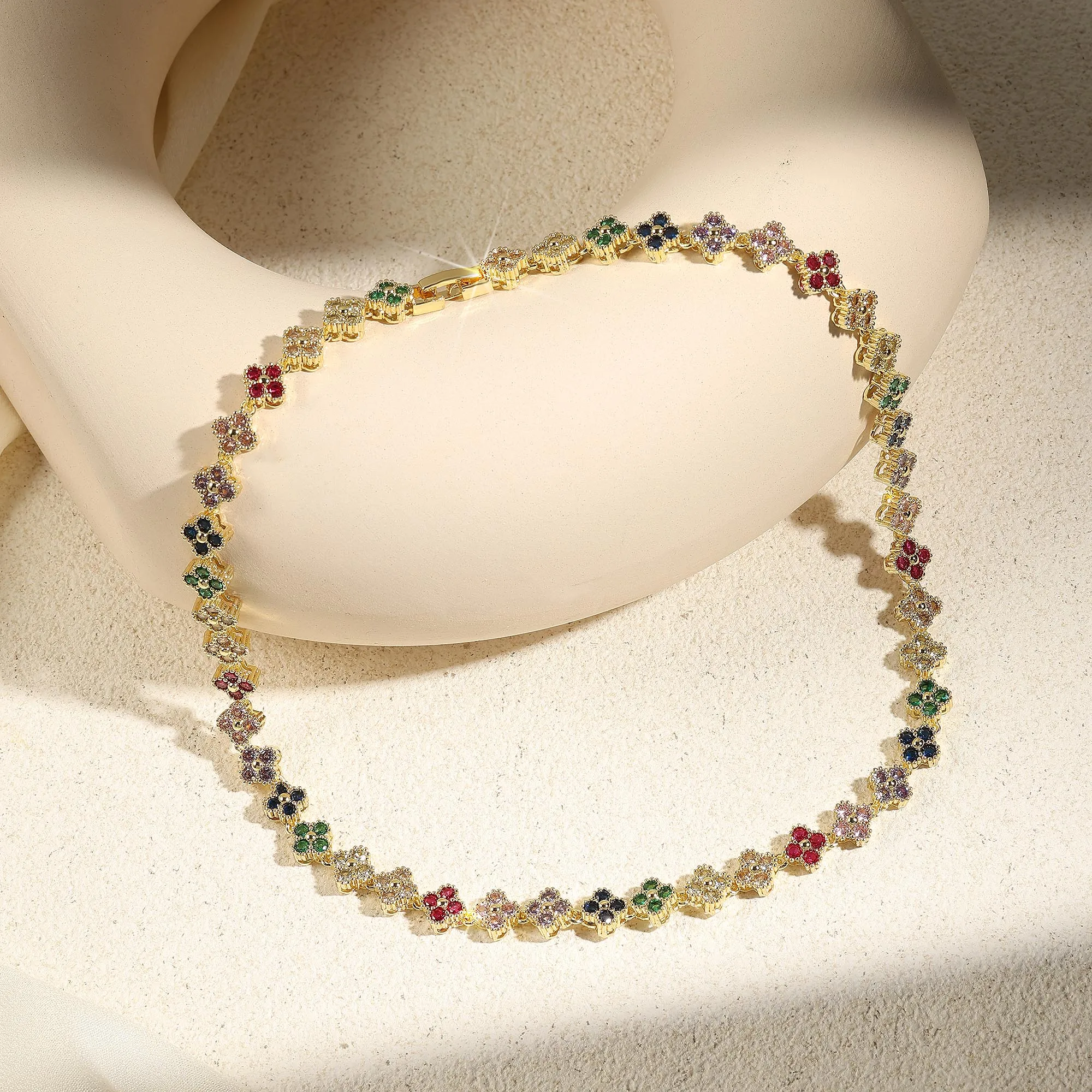 Yupsk رائع كامل ملون الزركون أربع أوراق زهرة المختنق قلادة للنساء لامعة كريستال الزفاف مجوهرات حفلات الزفاف