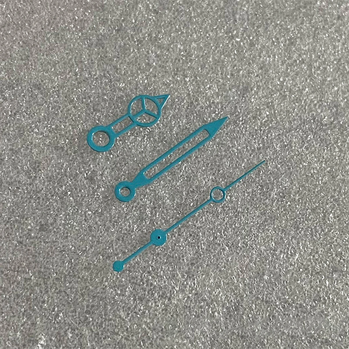 Accessori per orologi con lancette NH35 con lancette scavate a tre colori e senza lancette luminose adatte al movimento NH35/NH36/4R/7S