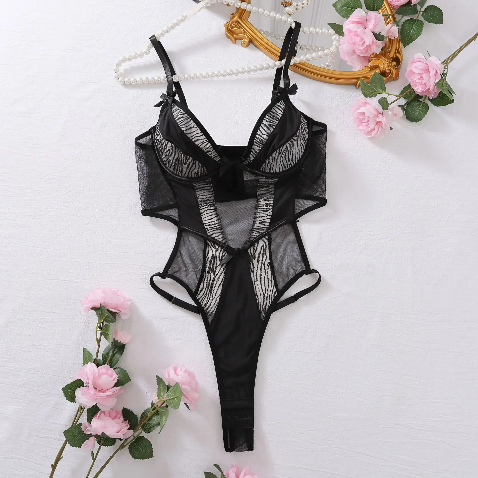 

AVELINE лоскутное шифоновое корректирующее белье сексуальное боди с глубоким V-образным вырезом и зебровым принтом полуоткрывающий комбинезон сзади