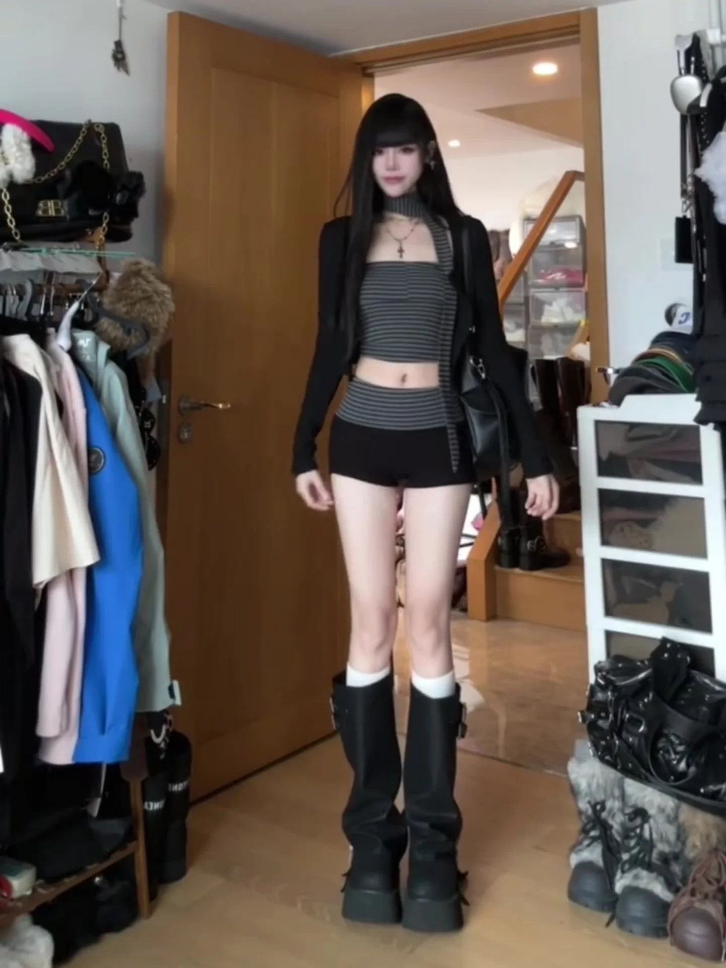 

American Style Hot Girl Set Women Early Spring Black Knitted Cardigan Striped Tube Top Casual Shorts One Whole Set Fashion
