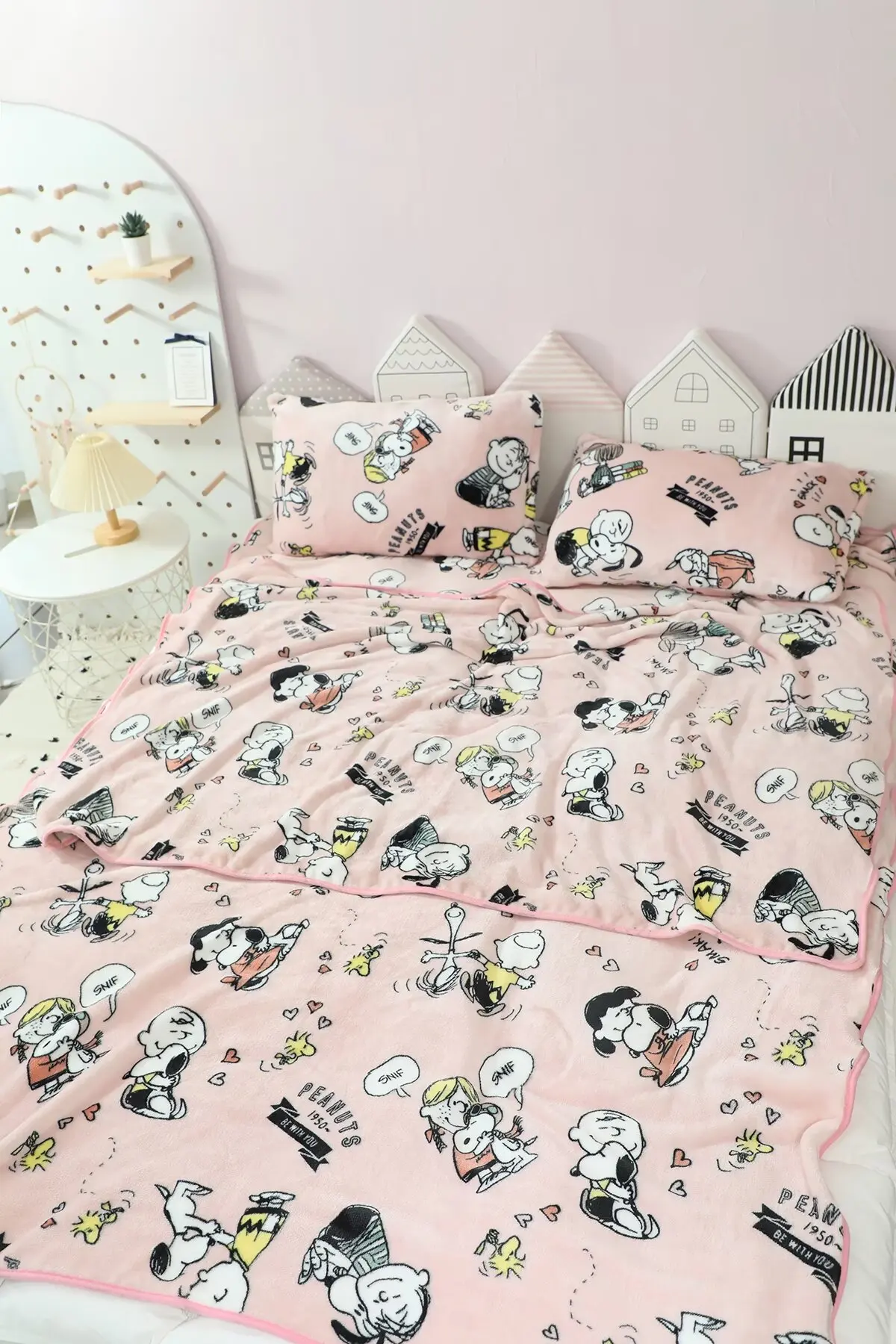 Snoopy Blanket Warm Flannel Blanket Pillowcase Snoopy Pattern Printing Blanket Bedspread Bedroom Sofa Bed Girl Gift