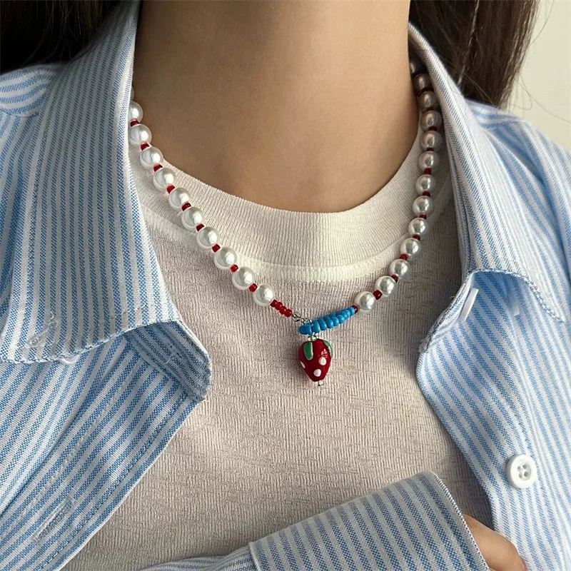 Necklace New Sweet Strawberry Pearl Choker Women Niche Design Red Pink Alloy Wholesale Travel Daily Gift Fashion Jewelry