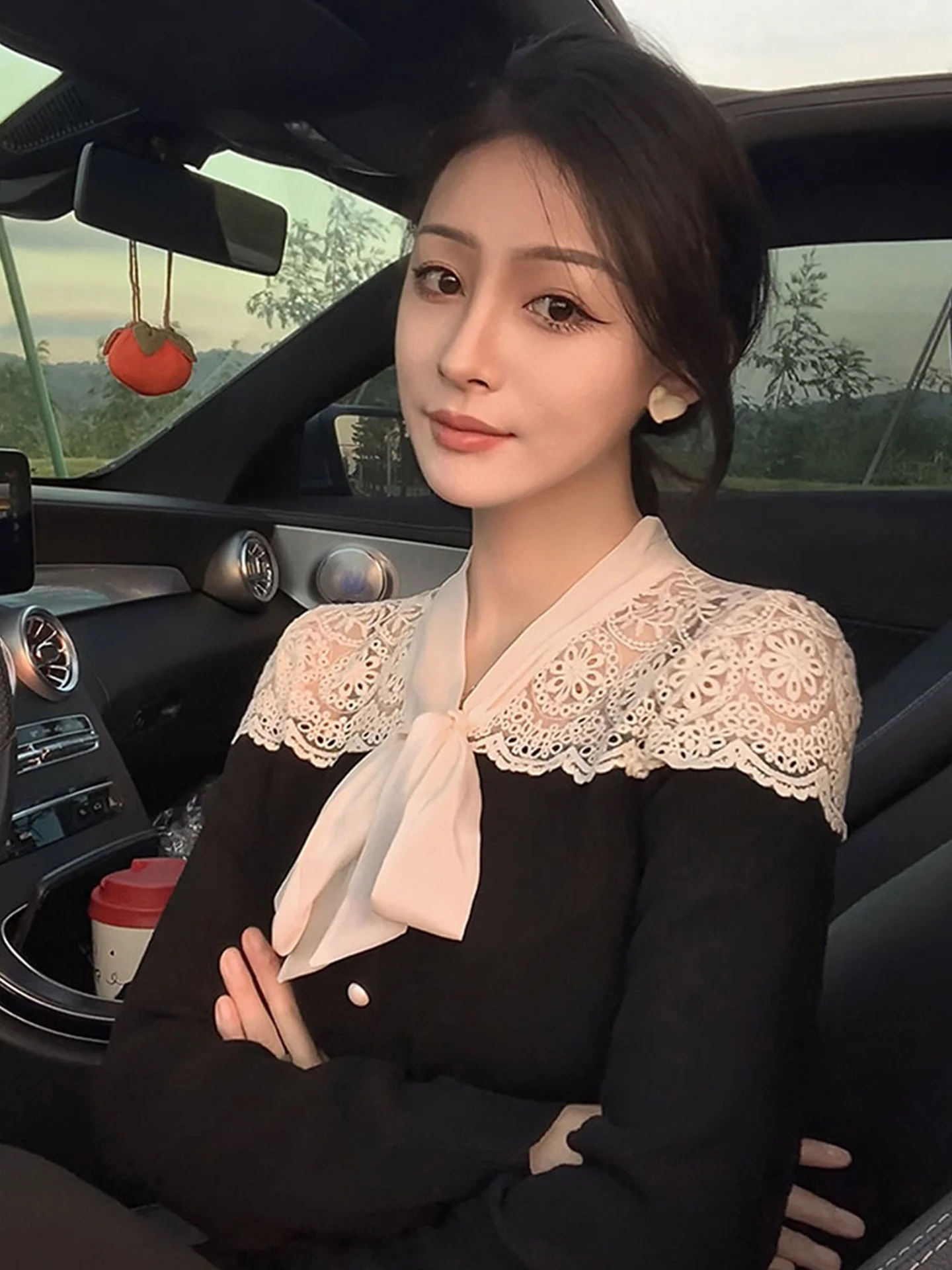 

Женская футболка с длинным рукавом и узлом, с вырезами, осенняя, модный дизайн, корейский стиль, прямой крой