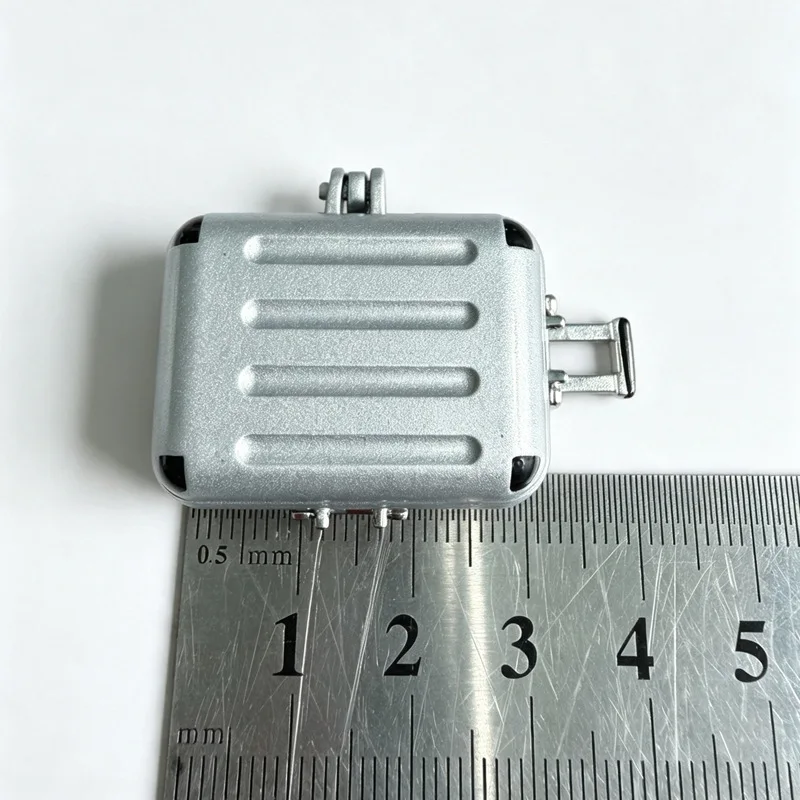1:12 Dollhouse Mini Rolling Luggage Suitcase BJD OB11 Doll Metal Travel Case Model Pretend Play Accessory Diorama