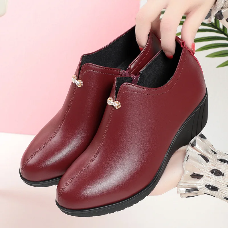 

Comfortable Deep Mouth Soft Leather Shoes Flexible Loafers Women 2024 Spring Platform Wedges Shoes For Office Mom Work Elegant