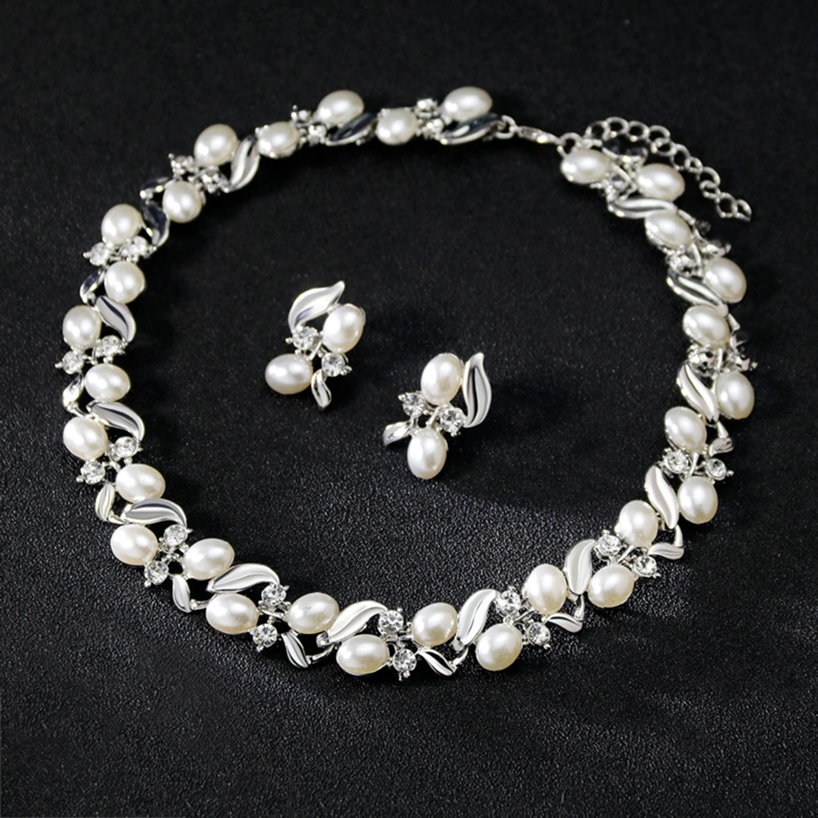 Pearl Necklace Earrings Set Delicate Style Earring Necklace Set for Masquerade Ball Banquet Cosplay