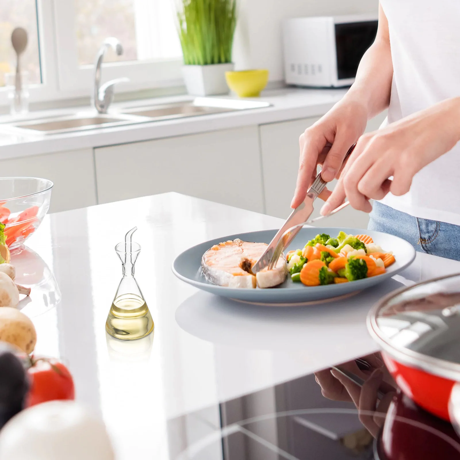 

Glass Oil and Vinegar Dispenser 125ml Drip Catch Pour Spout Olive Oil Bottle Kitchen Cooking Pouring Best Gift