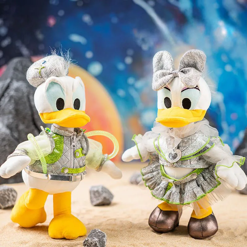 

Плюшевые игрушки Дональд Дак и Дейзи из серии Future: Космические костюмы серебристого цвета, мягкие игрушки с съемной одеждой для детей, подарки, кавайные.