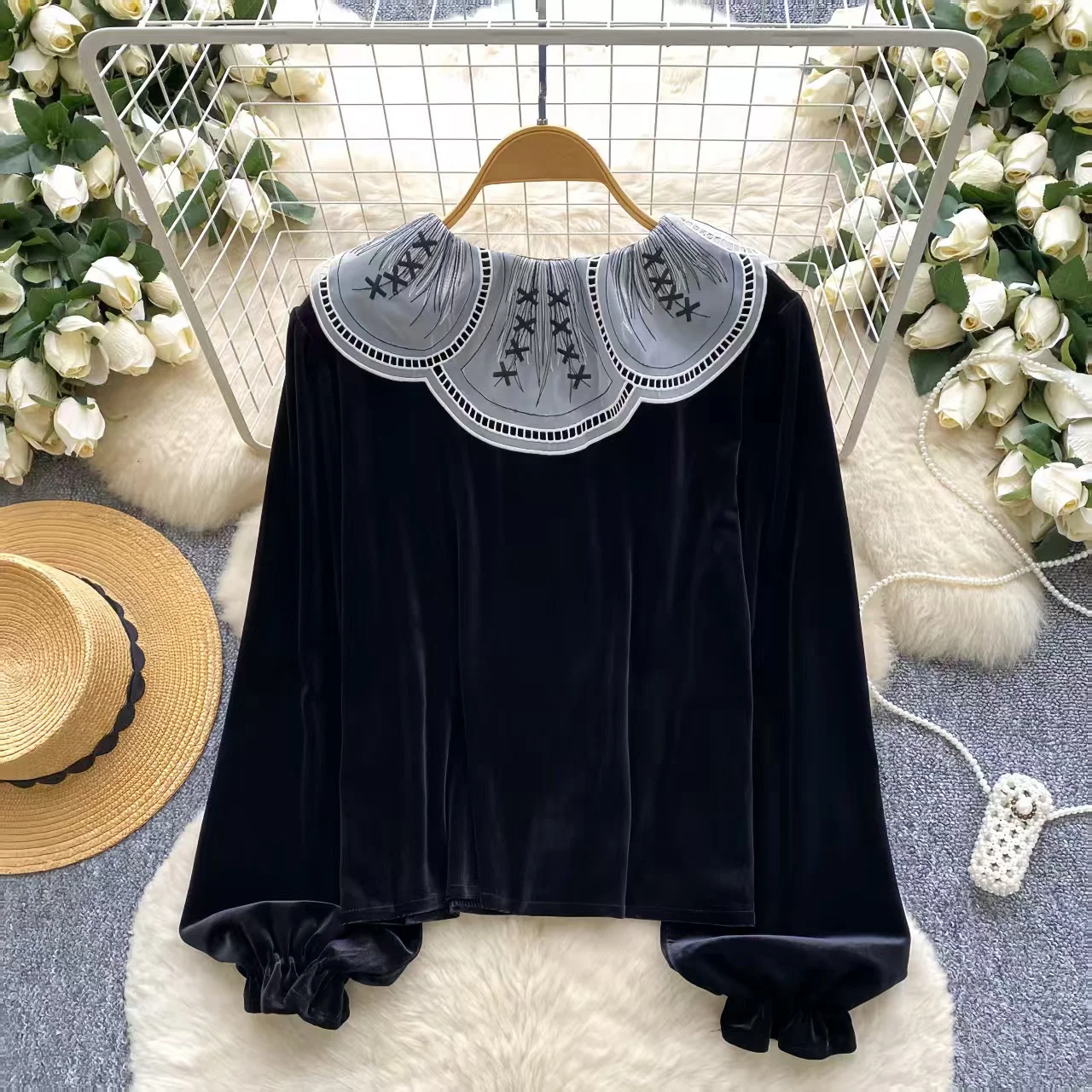 Women's Retro Lace Doll Collar Long Sleeve Velvet Top Casual Spring Autumn Base Shirt