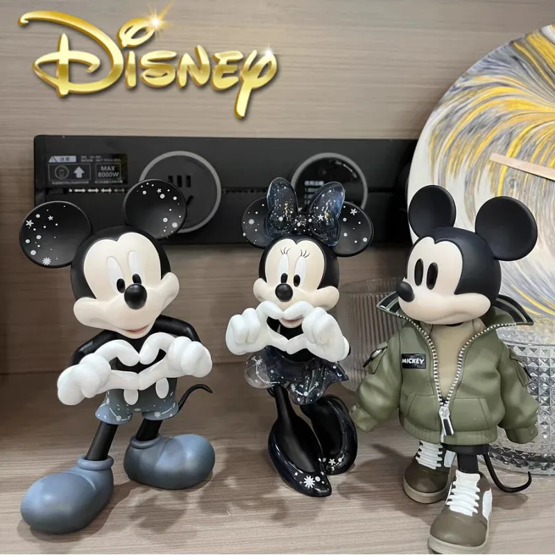 

2023 Hot Disney Genuine Happy Duck Donald Duck Mickey Minnie Fashion Toys Handmade Toys Desktop Car Decoration Cute Birthday Gif