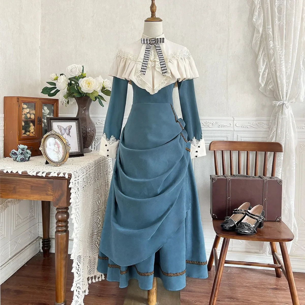 Gentle Temperament Bow Lace Cloak Splicing Fold Mid-length Dress for Women Lolita Mori Retro Elegant Cla Long-sleeved OP Dress