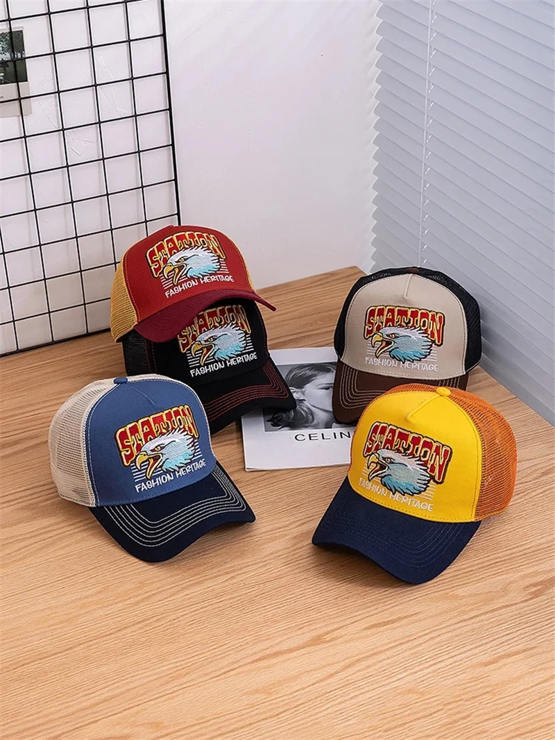Neue Sport Fisch Adler Bär Stickerei Baseball HüteNeue Unisex Sonnenschirm Farbe Block Atmungsaktive Mode Mesh Vielseitige Trucker Caps