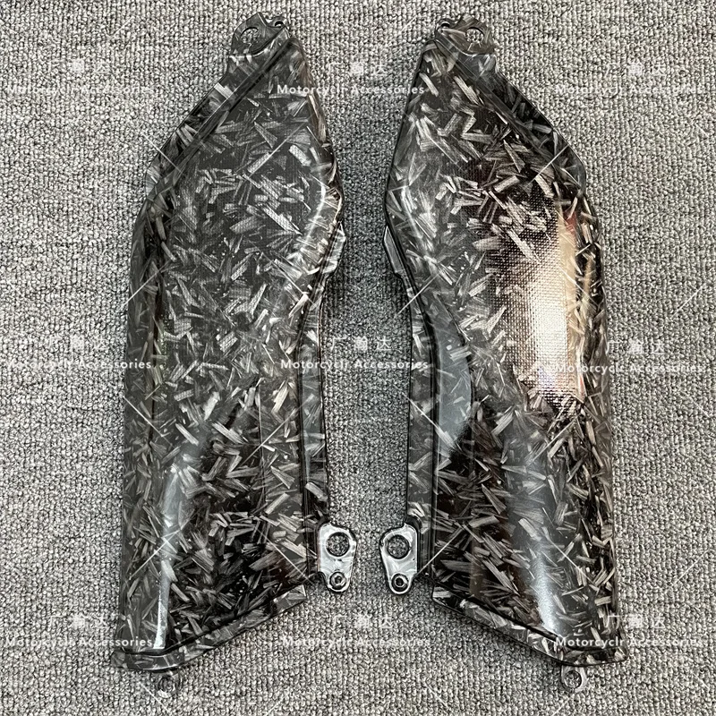 Motorcycle fuel tank lower side panel fairing is applicable to Kawasaki Z900 2017 2018 2019 2021 2022 carbon fiber fairing