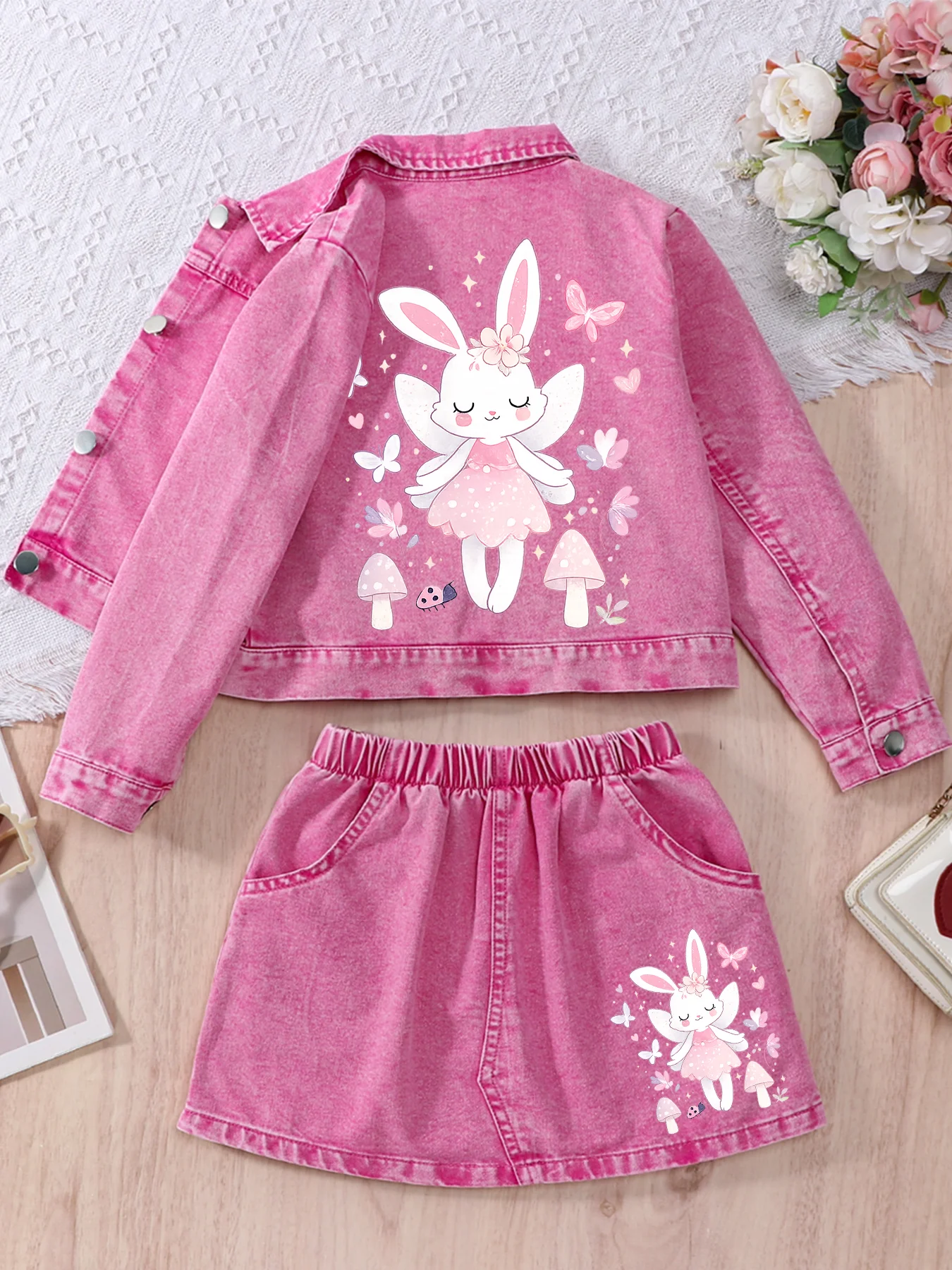 Mädchen-Set mit niedlichem Feen-Hasen-Print, rosa Jeansjacke und Rock, 2-teiliges Set, lässiges Mode-Outfit für Kinder für Frühling und Herbst