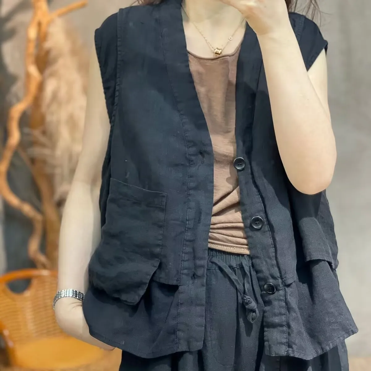 เสื้อกั๊กสตรีคอวีกระเป๋าเสื้อกั๊ก