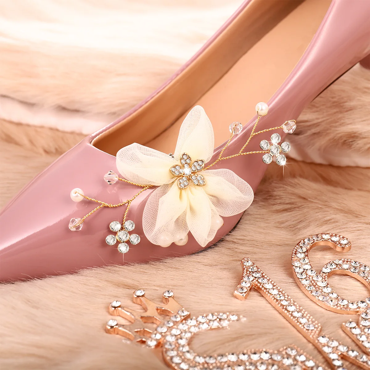 

1Pair Bride Wedding Shoe Buckle Flower White Rhinestone Clip Decorative Accessories for Wedding Shoes Bridal Style