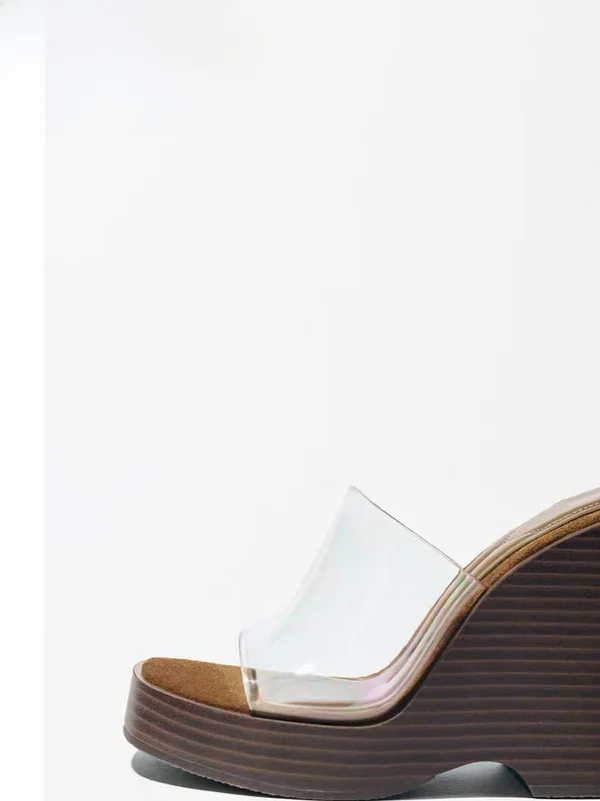 

ZAUE Лето 2025 Новые женские сандалии на тонком квадратном каблуке, пластиковые, с квадратным носком, без застежек, коричневые, прозрачные из ПВХ, удобные, дышащие