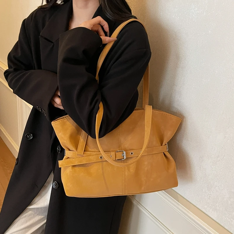 LEFTSIDE Women Faux Suede Large Capacity Shoulder Bag 2025 Winter Crossbody Bag Luxury Designer Trend Brand Handbags and Purses