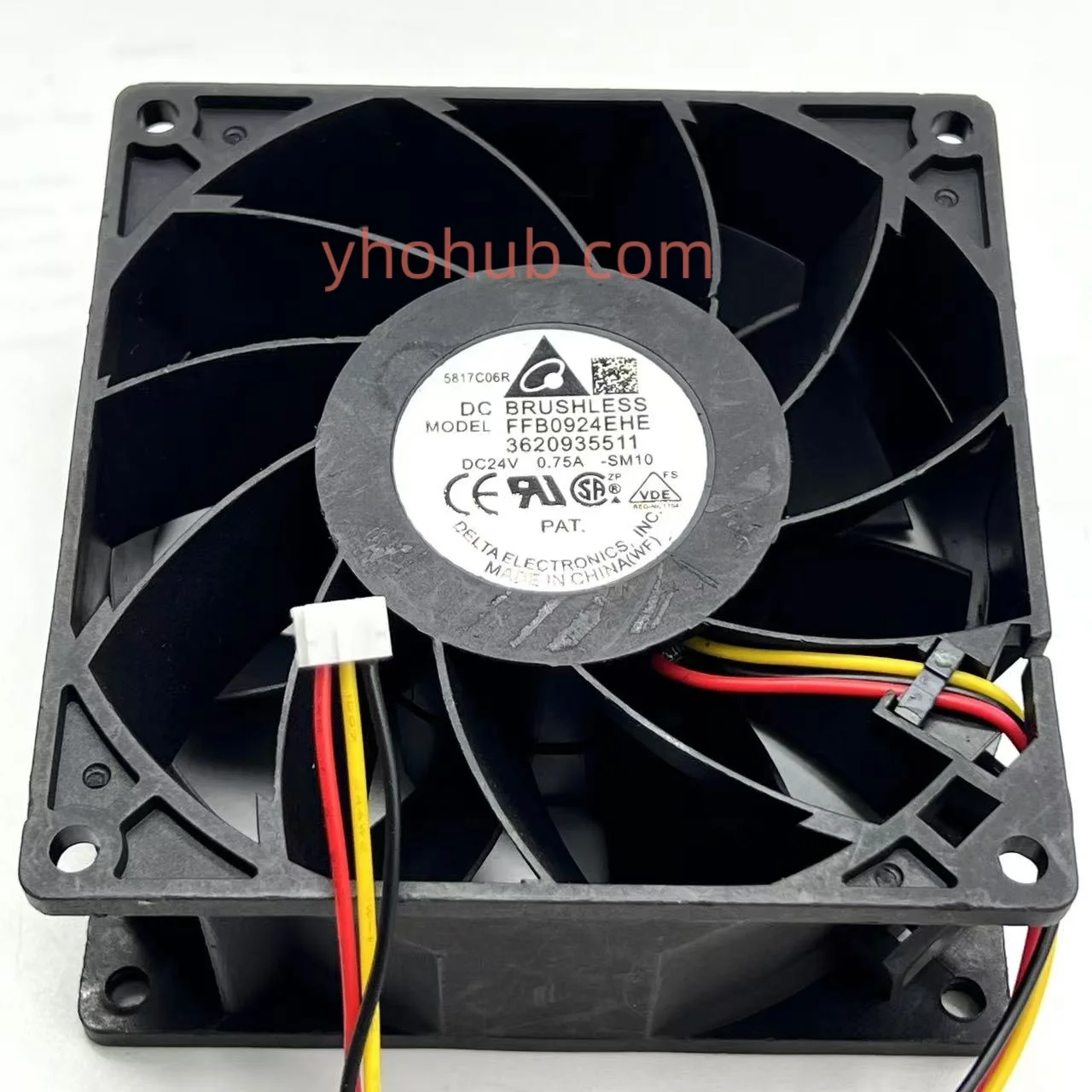 

Delta Electronics FFB0924EHE SM10 DC 24V 0.75A 92x92x38mm 3-Wire Server Cooling Fan