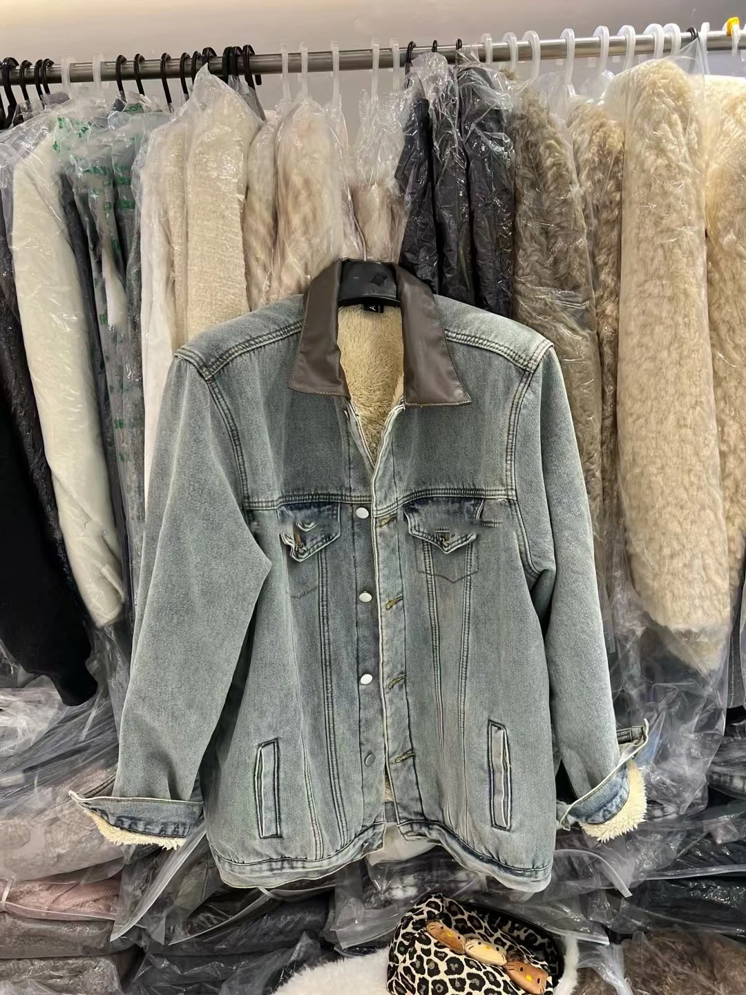 Rétro américain Fce doublé Thiened Denim ort Jaet femmes automne hiver nouveau Design col en cuir PU chaud manteau à la mode