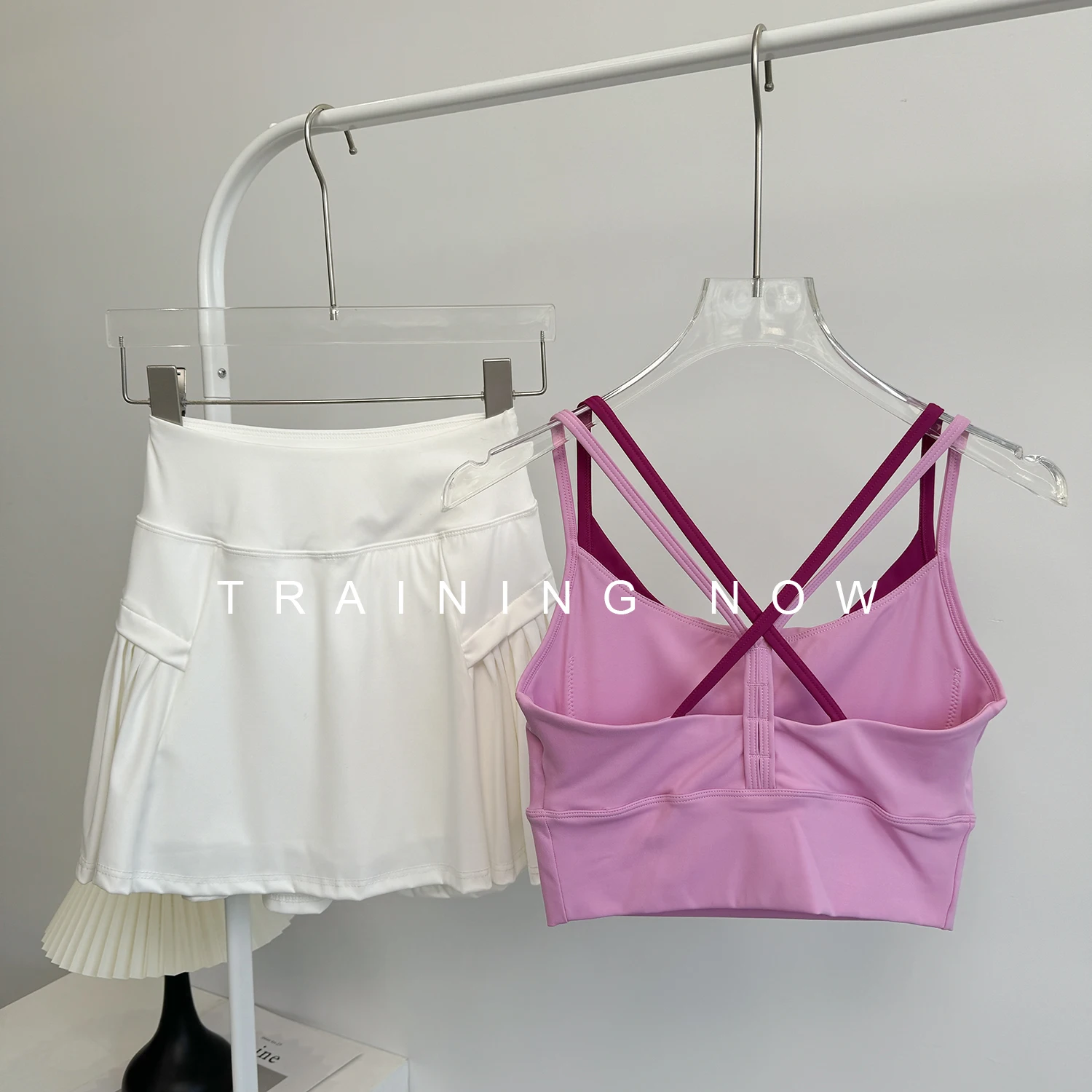 internet-celebrity-high-end-sports-suit-for-women-in-summer-professional-pilates-yoga-quick-drying-clothes-high-value-badminton
