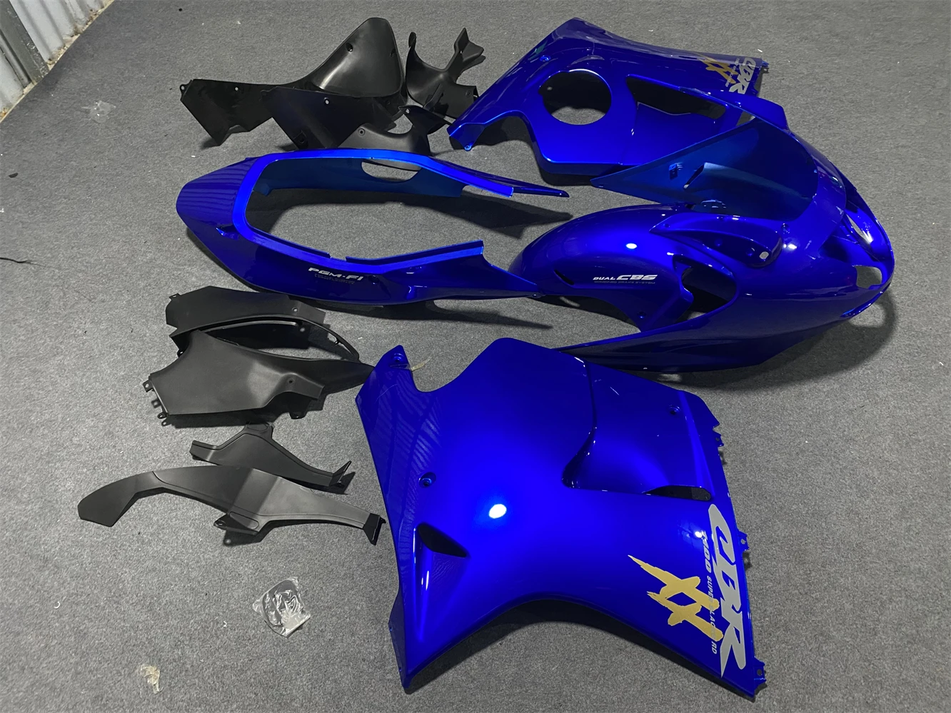 Motorcycle fairing suitable for CBR1100XX 96-07 CBR1100 1996 1997 1998 1999 2000 2001 2002 2003 2004 2005 2006 2007 Fairing blue