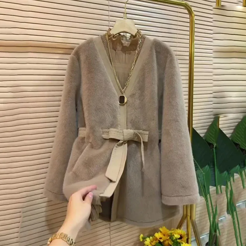 Women's Fur Coat 2026 Winter New Warm Fashion Imitating Lamb Fur Fur with Integrated Splicing Temperament Jacket Top Overcoat