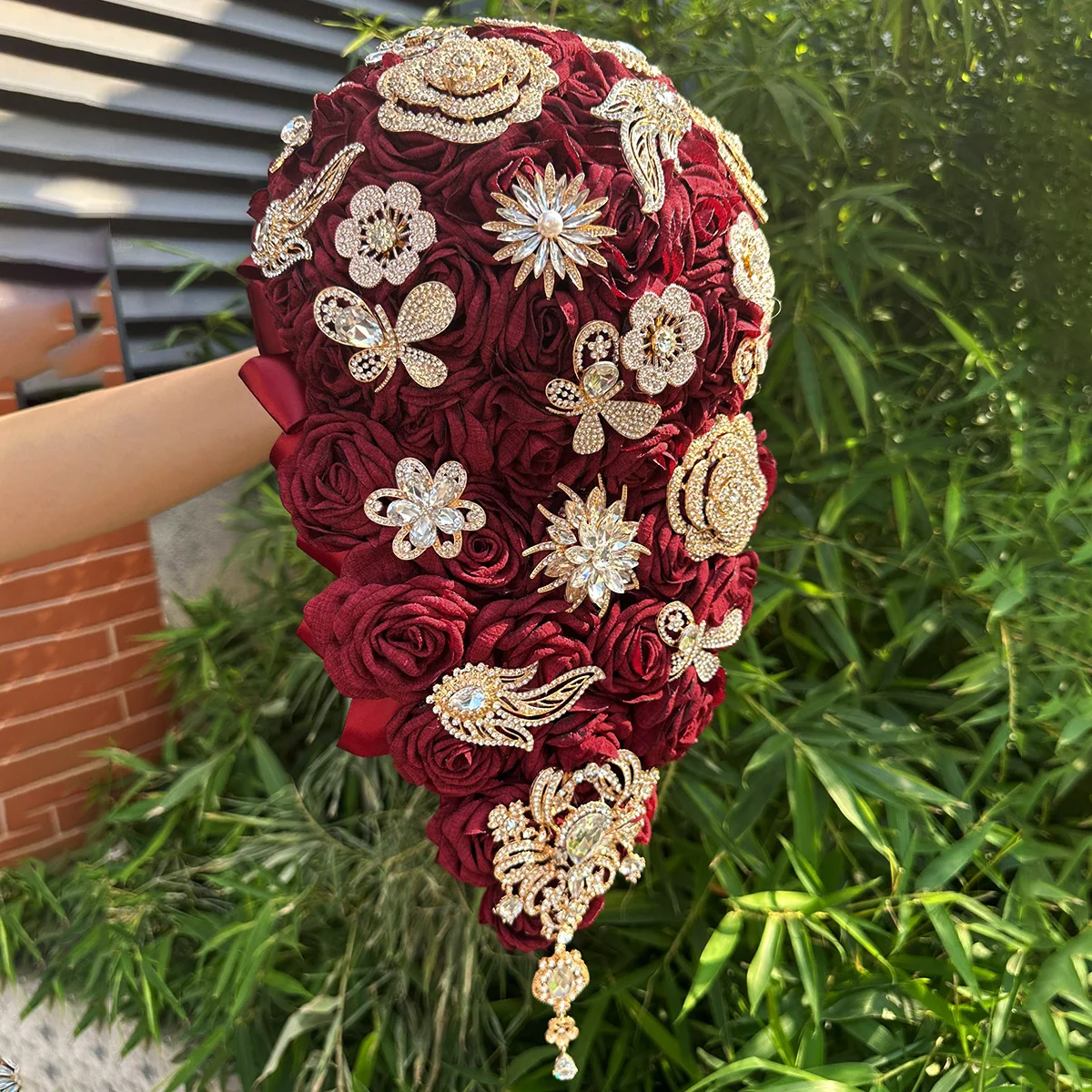 Plus long Large size dark red bride wedding flower luxurious gold rhinestone wedding imitation rose eternal bouquet PB1024