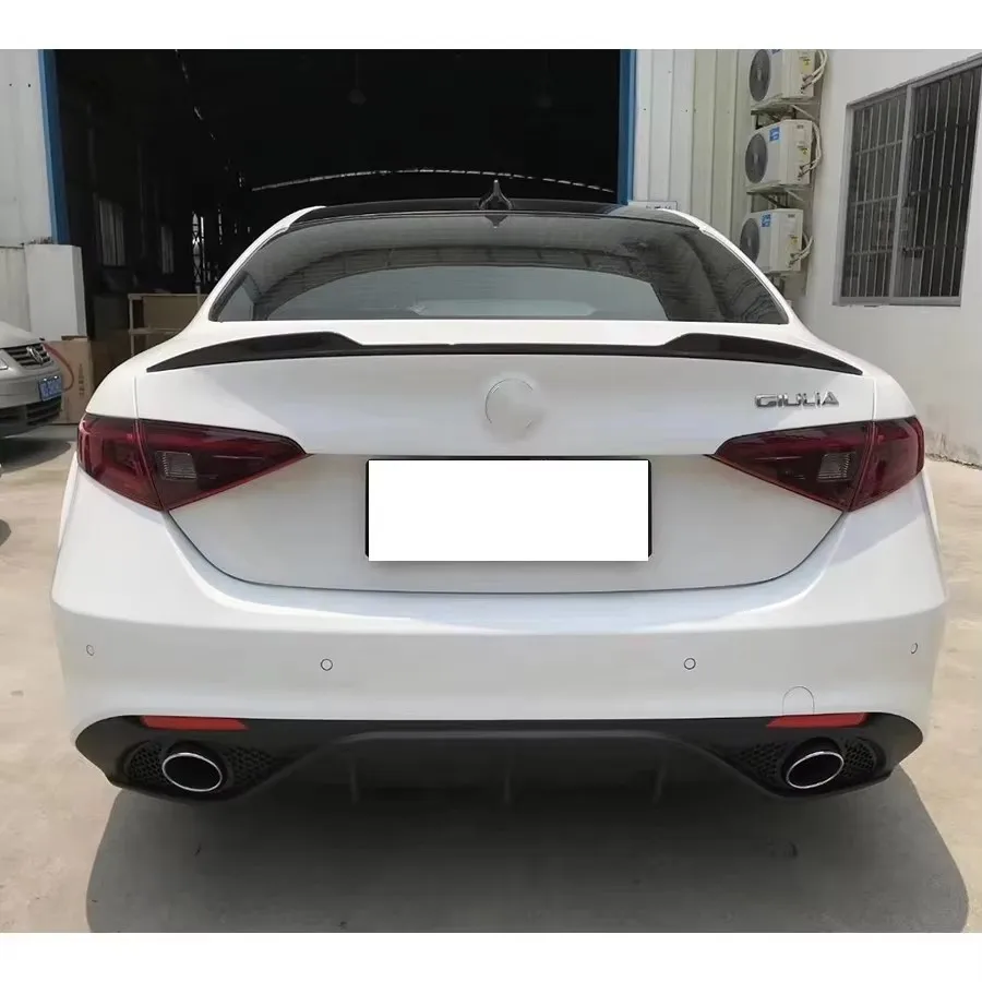 

For Alfa Romeo Giulia Carbon Fiber Tail fins Rear Trunk Spoiler Guide Wing Rear Wing Car Trunk Diverter body kit
