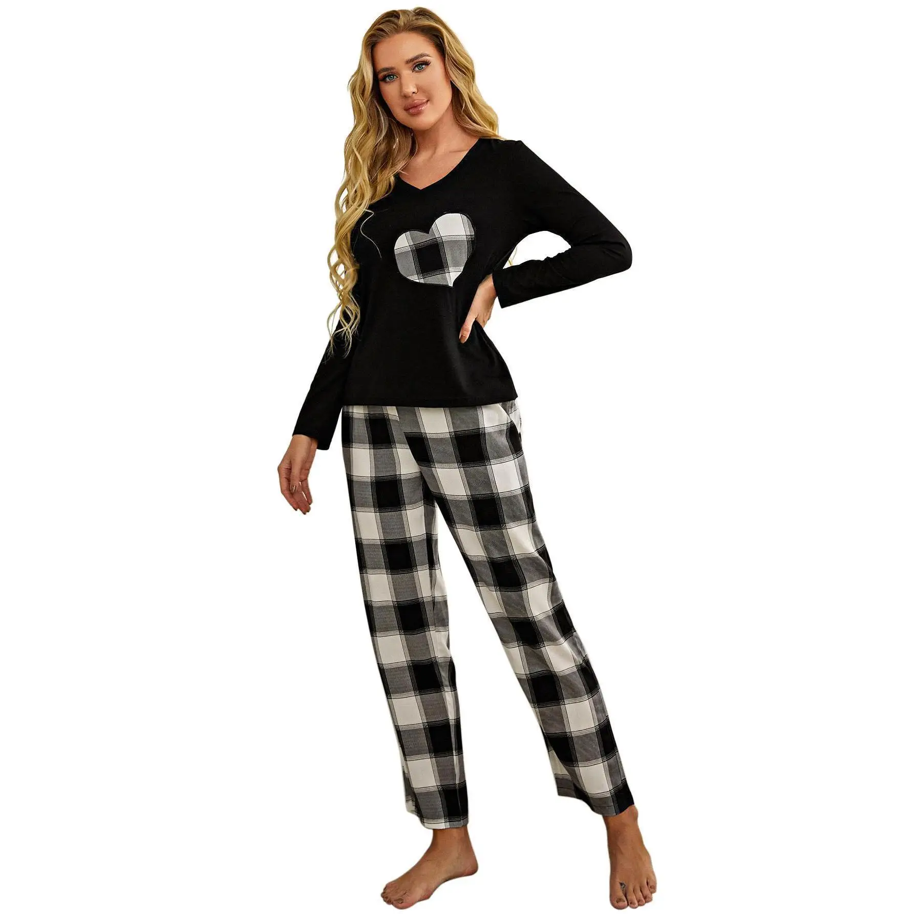 

Home Clothing Set Autumn And Winter, Heart-Shaped Long Sleeved Checkered Pajamas, Suitable For Women To Wear Outside