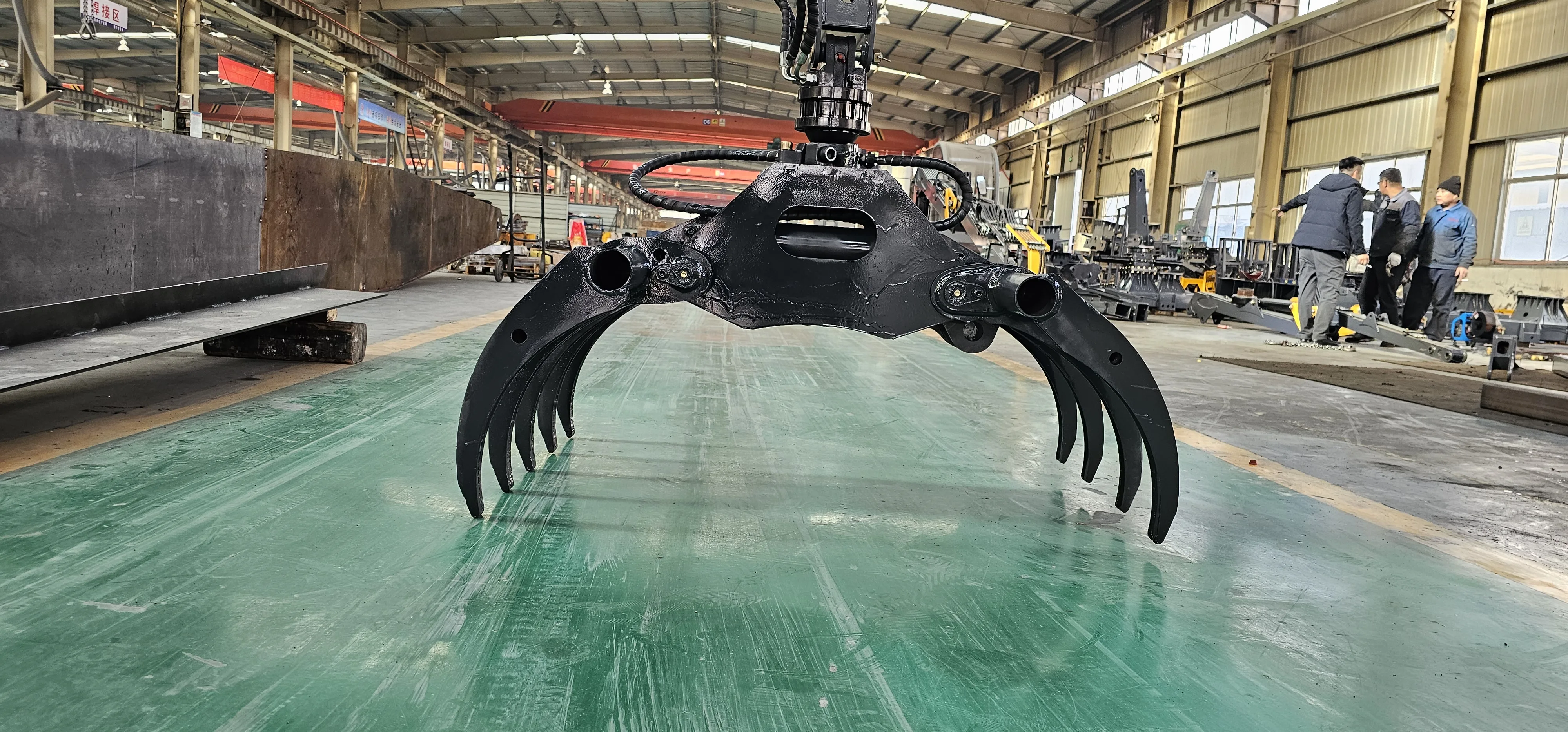 2025Forestry Macchina Impugnatura per legname Ruota afferrare Braccio pieghevole telescopico Gru per legname Gru per legname con certificazione CE