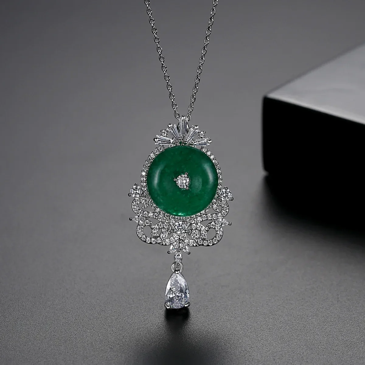 FXLRY Round Green Cubic Zircon Long Chandelier Drop Earrings Pendant Necklace Vintage Ethnic Jewelry Set