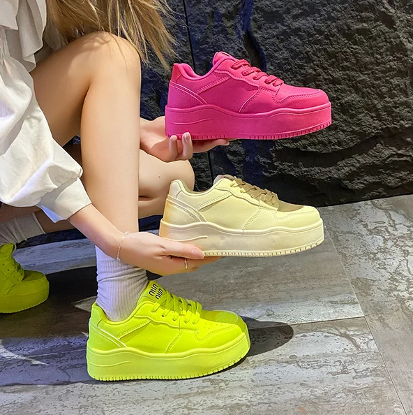 Yellow Platform Sne… - image