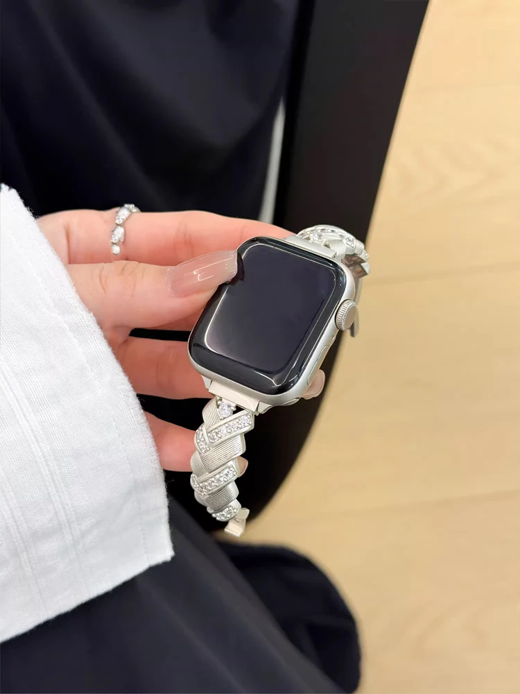 Correa de diamante de lujo para Apple Watch Ultra 10 9 8 SE 7 6 5 pulsera de Metal para mujer para iWatch 38mm 40 41mm 42mm 45mm 46mm 49mm