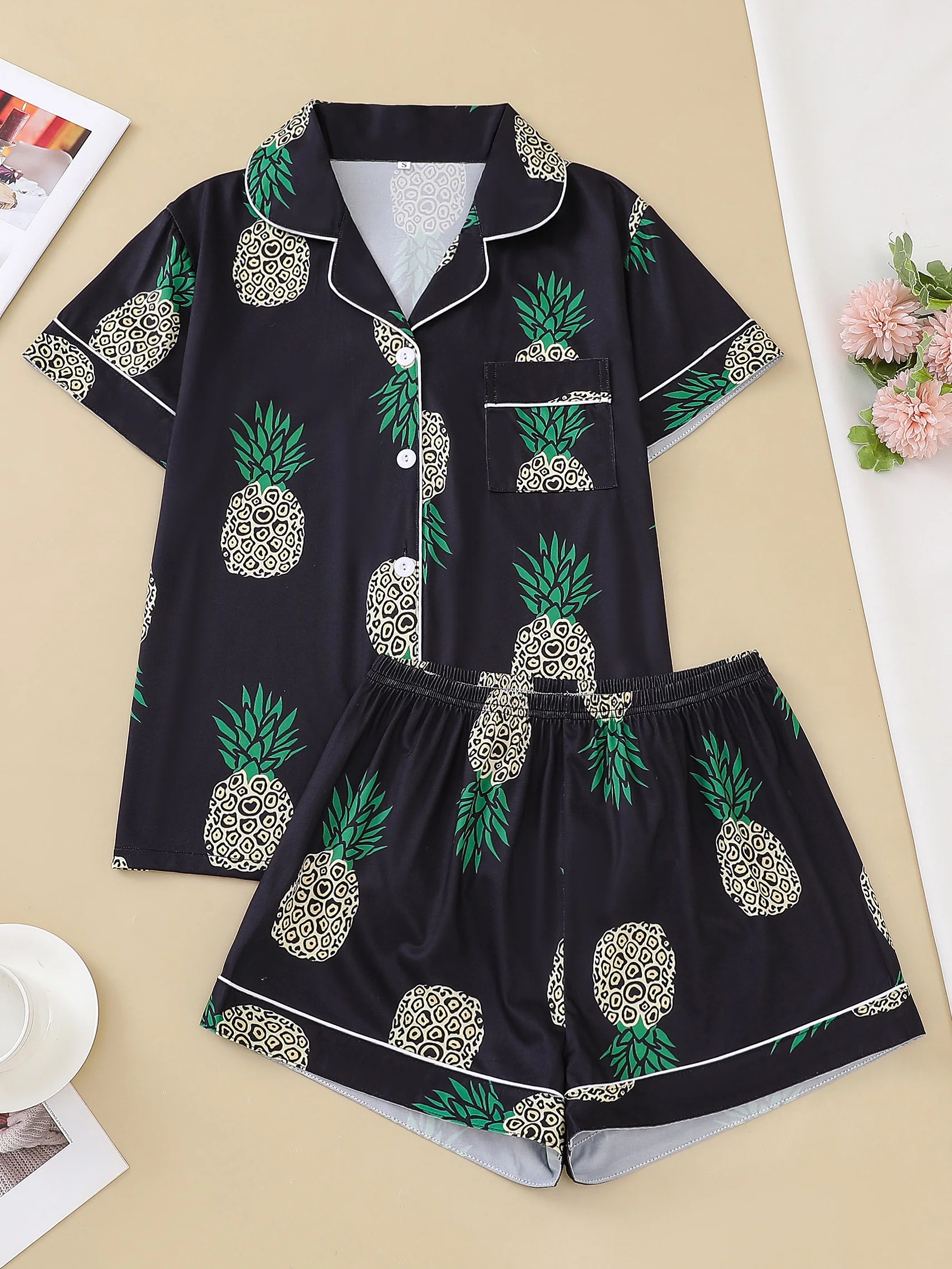 

Black background pineapple cardigan women's sleepwear set short sleeved top and loose shorts for comfortable women's sleepwear