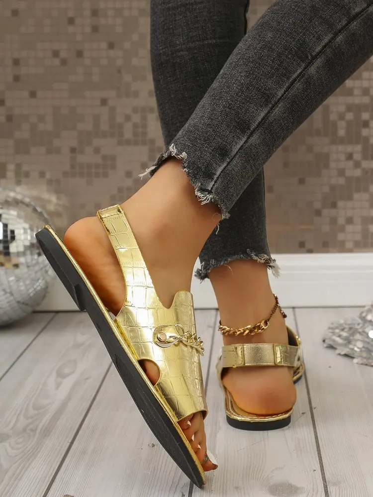 Damen Glitzer-Gold-Pantoletten Sommer Metallic Strukturierte Sandalen mit Ketten-Dekor Große Größen Offene Zehen Flache Slides Damen-Hausschuhe – Detail 10