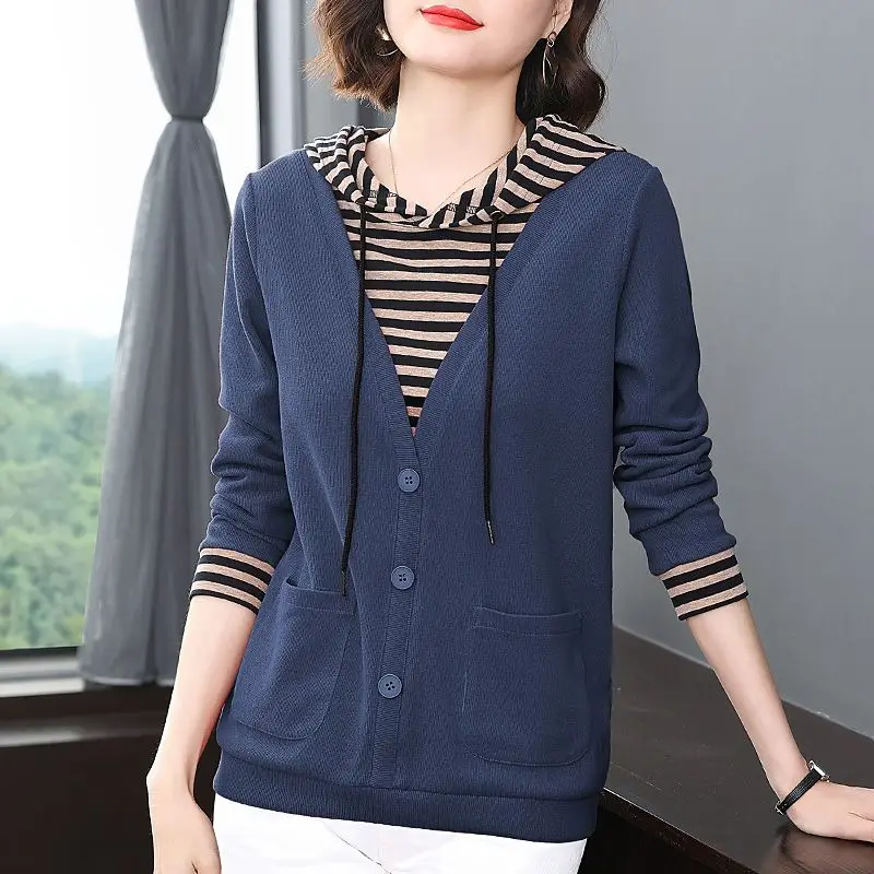 Camiseta informal con capucha de dos piezas falsas para mujer, ropa de moda, Tops de rayas empalmadas de manga larga que combinan con todo, Otoño e