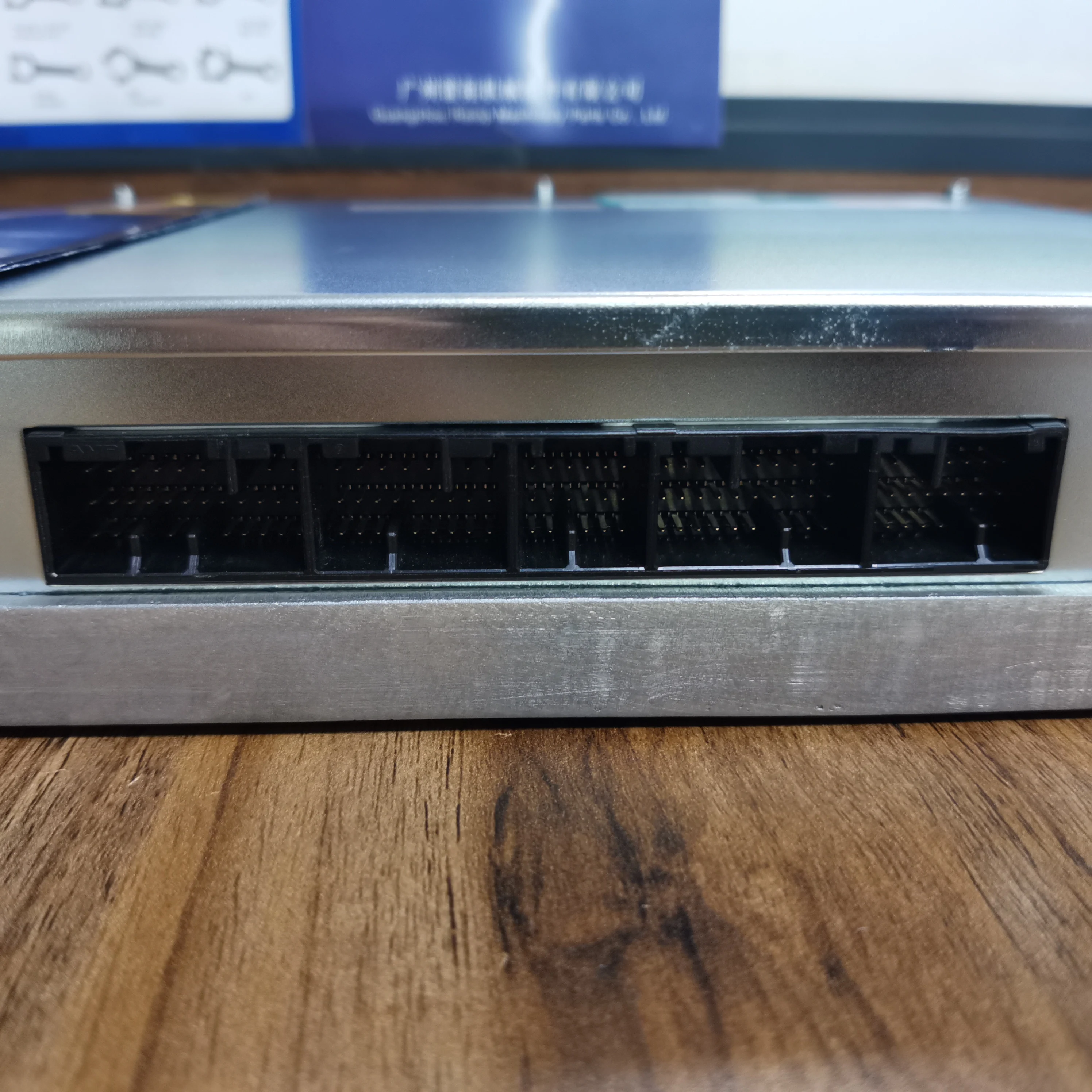 

SK200-8 SK300-8 SK210 Controller YN22E00193F5 YN22E00354F5 Engine Control Unit YN22E00234F6